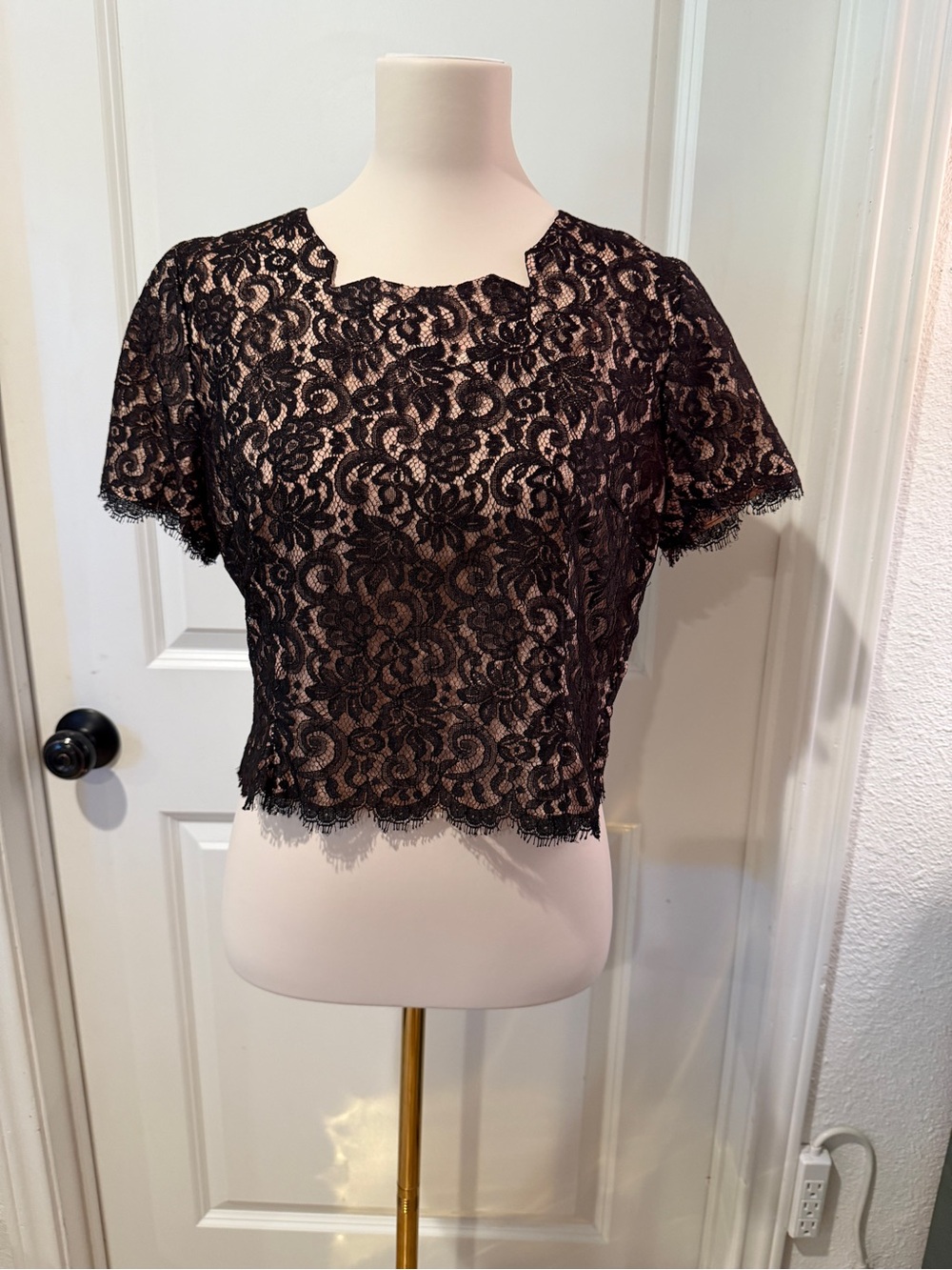 Black Vintage Lace Short Sleeve Women's Top